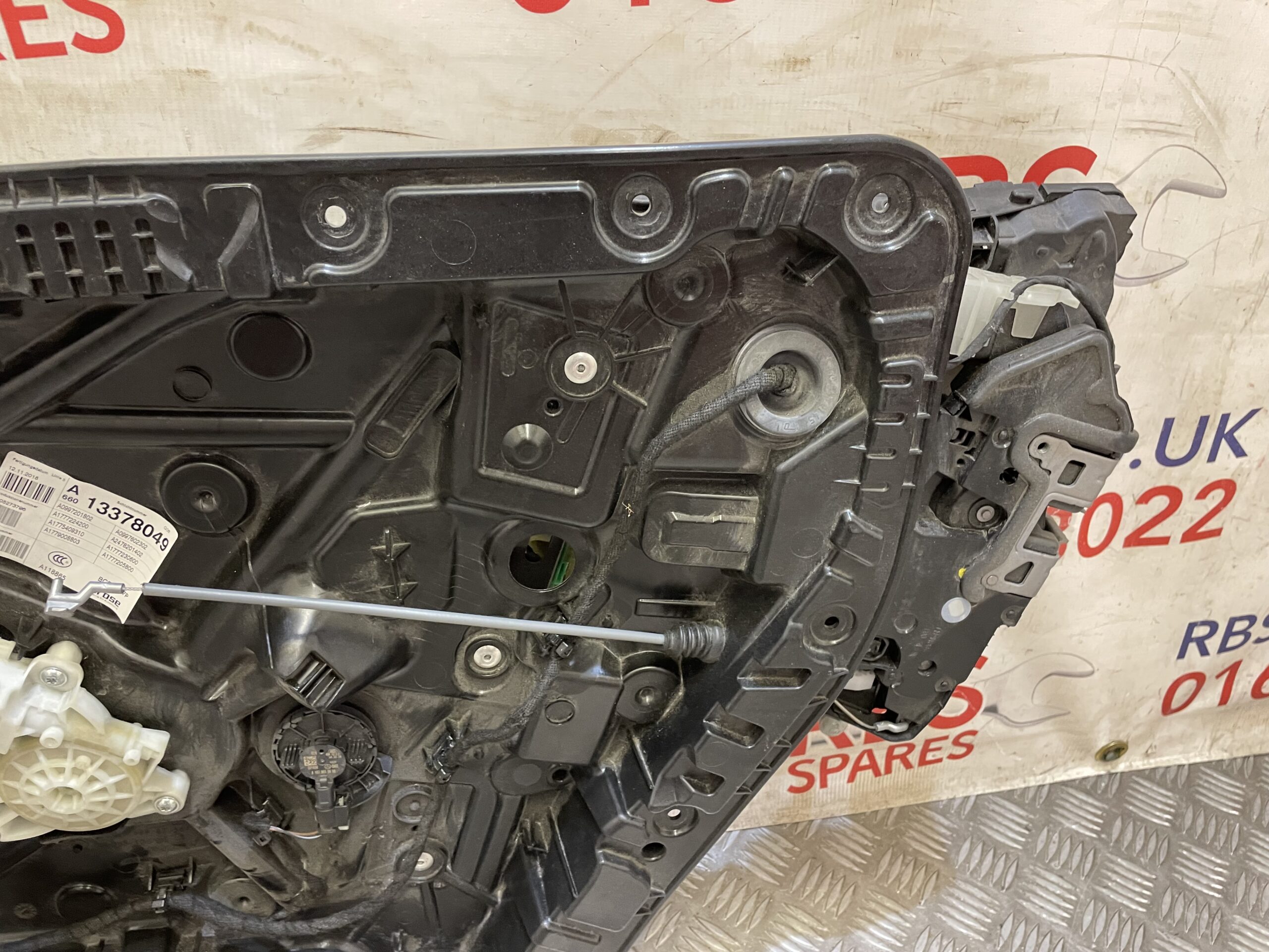 Mercedes A Class W177 Front Right Window/Latch Mechanism - Image 4