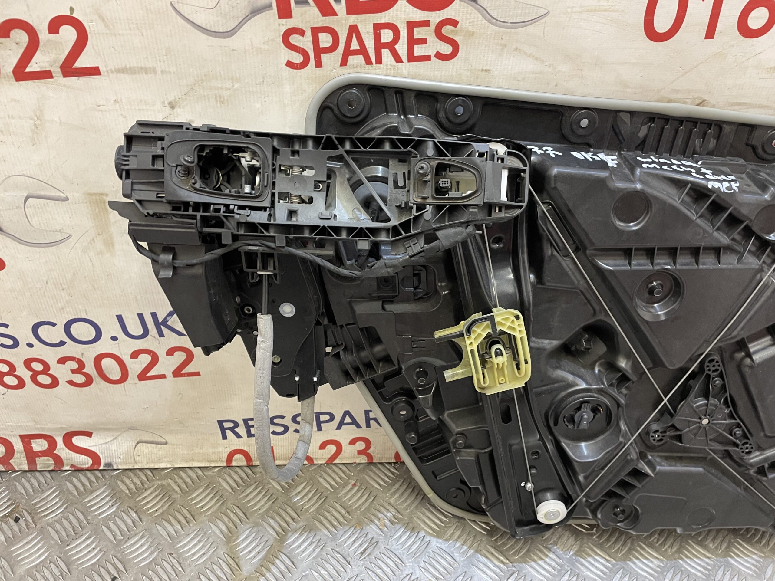 Mercedes A Class W177 Front Right Window/Latch Mechanism - Image 7