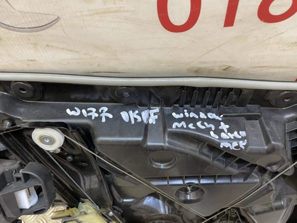 Mercedes A Class W177 Front Right Window/Latch Mechanism - Image 8