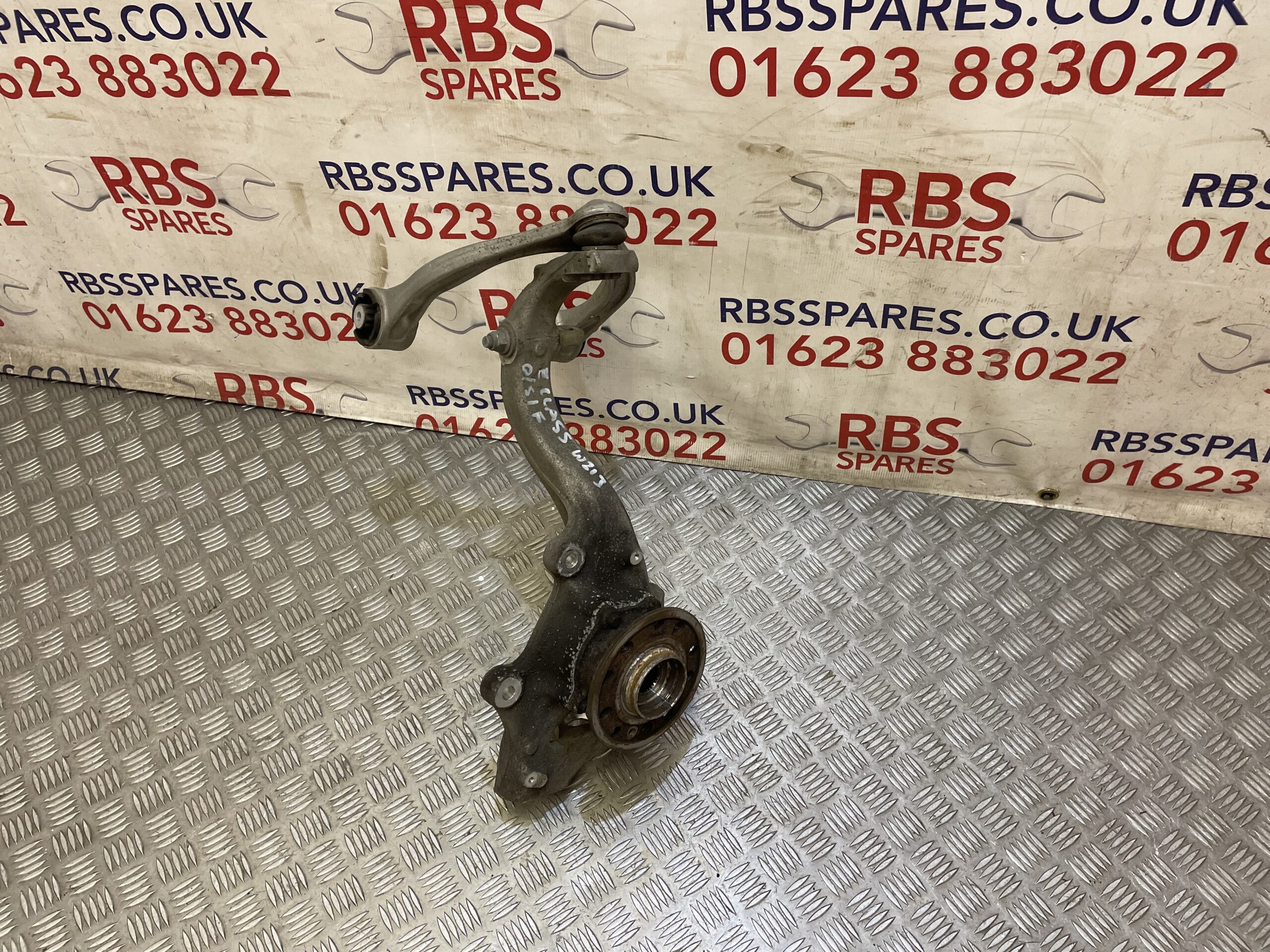 MERCEDES E CLASS W213 WHEEL HUB