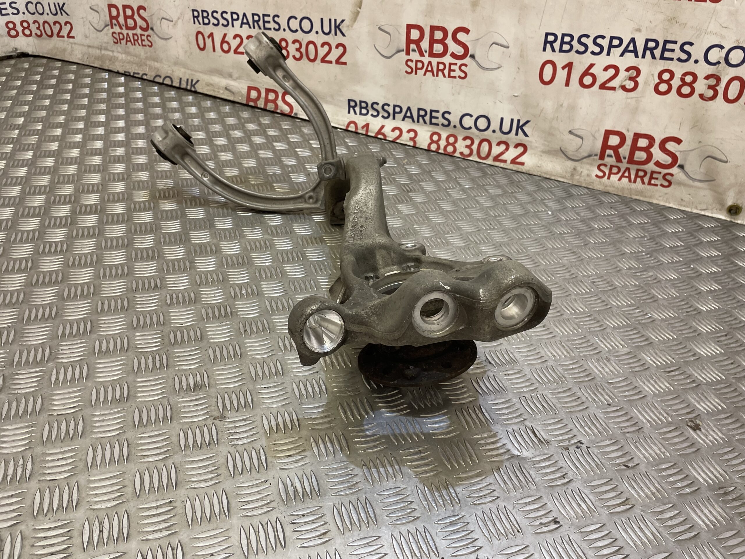 Mercedes E Class W213 Front Right Wheel Hub + Wishbone Part No. A2133325200 - Image 7