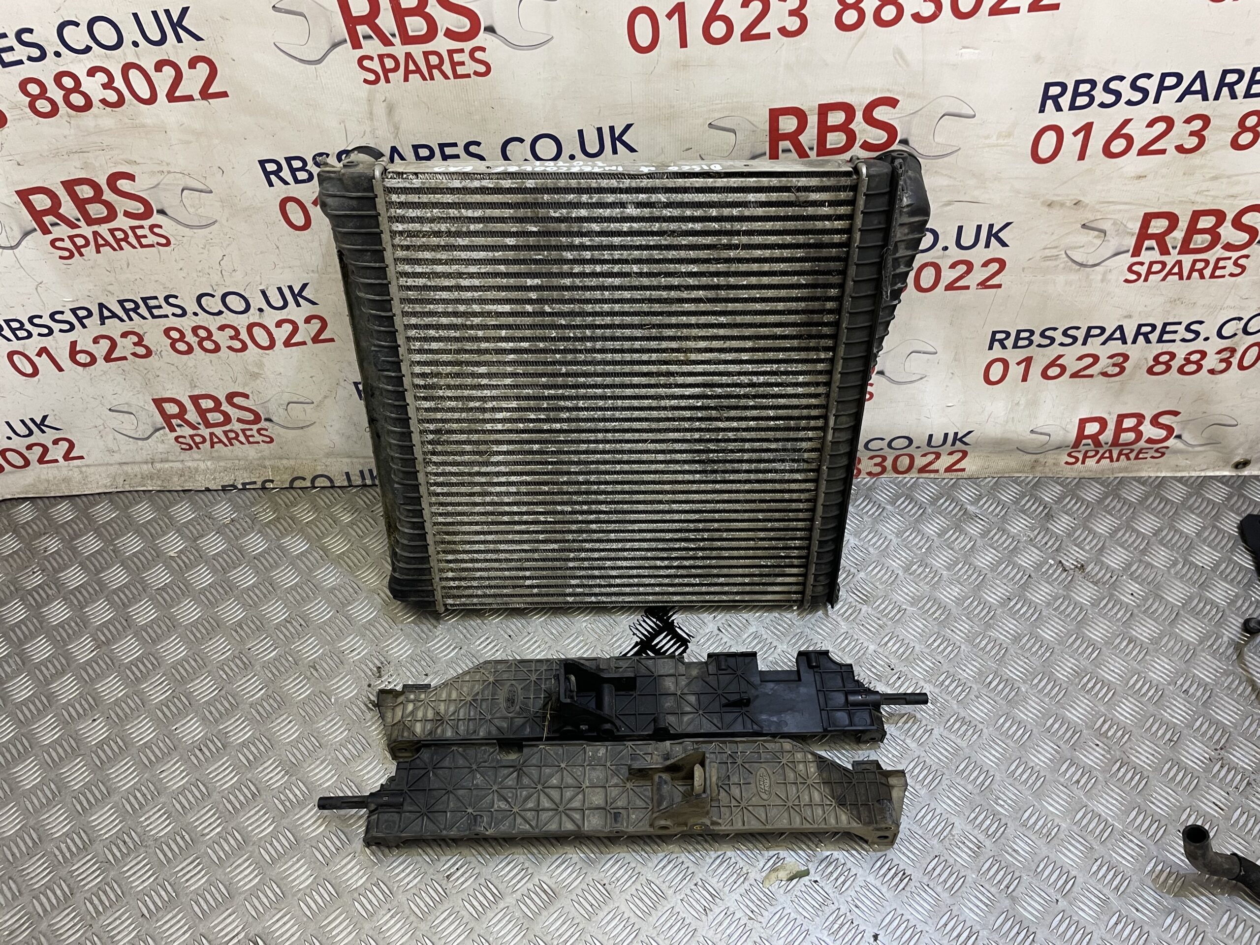 Land Rover Discovery 4 Intercooler Radiator 3.0L TDI - Image 3