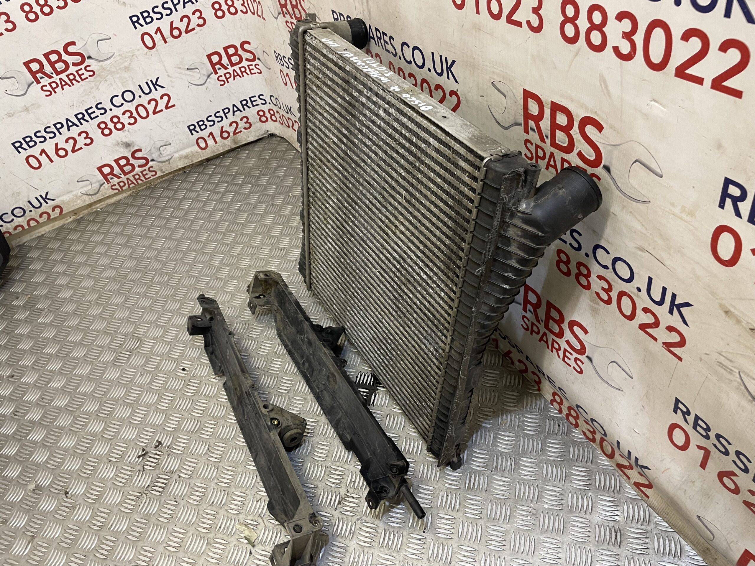 Land Rover Discovery 4 Intercooler Radiator 3.0L TDI - Image 5