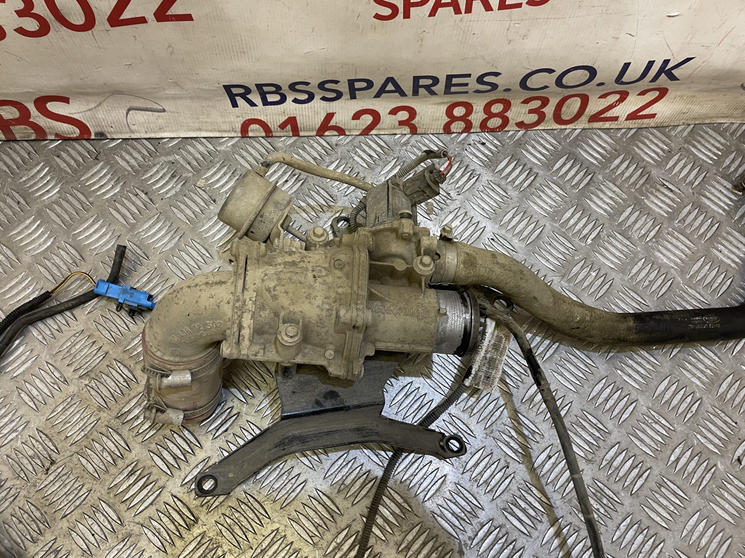 Land Rover Discovery 4 EGR Valve Part No. 1043812S02 - Image 2