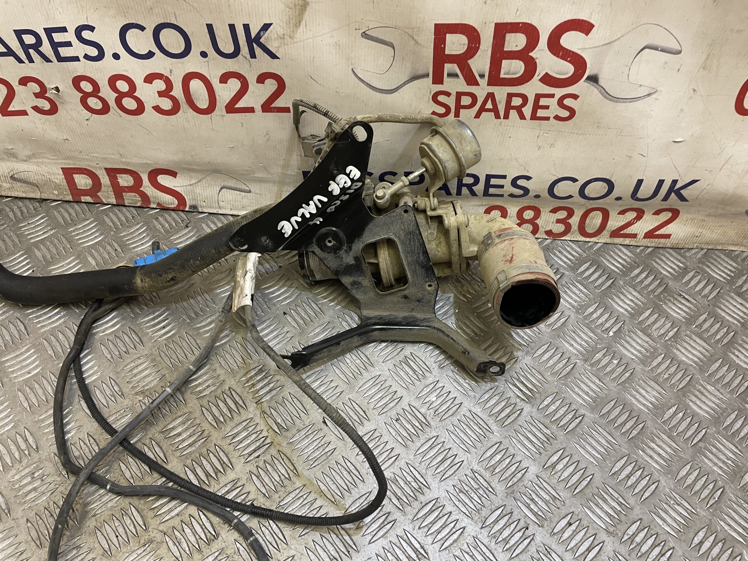 Land Rover Discovery 4 EGR Valve Part No. 1043812S02 - Image 5