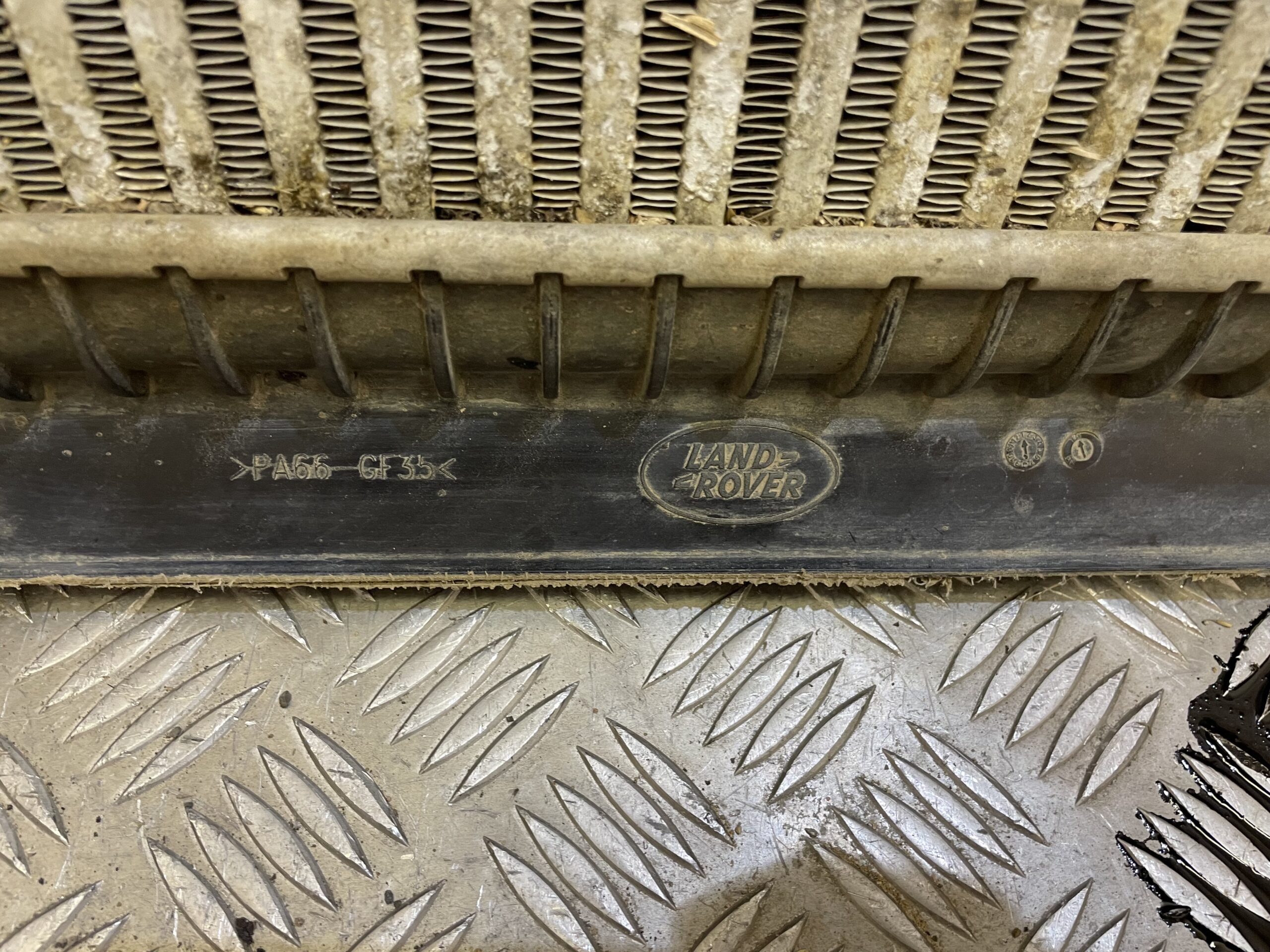 Land Rover Discovery 4 Intercooler Radiator 3.0L TDI - Image 7
