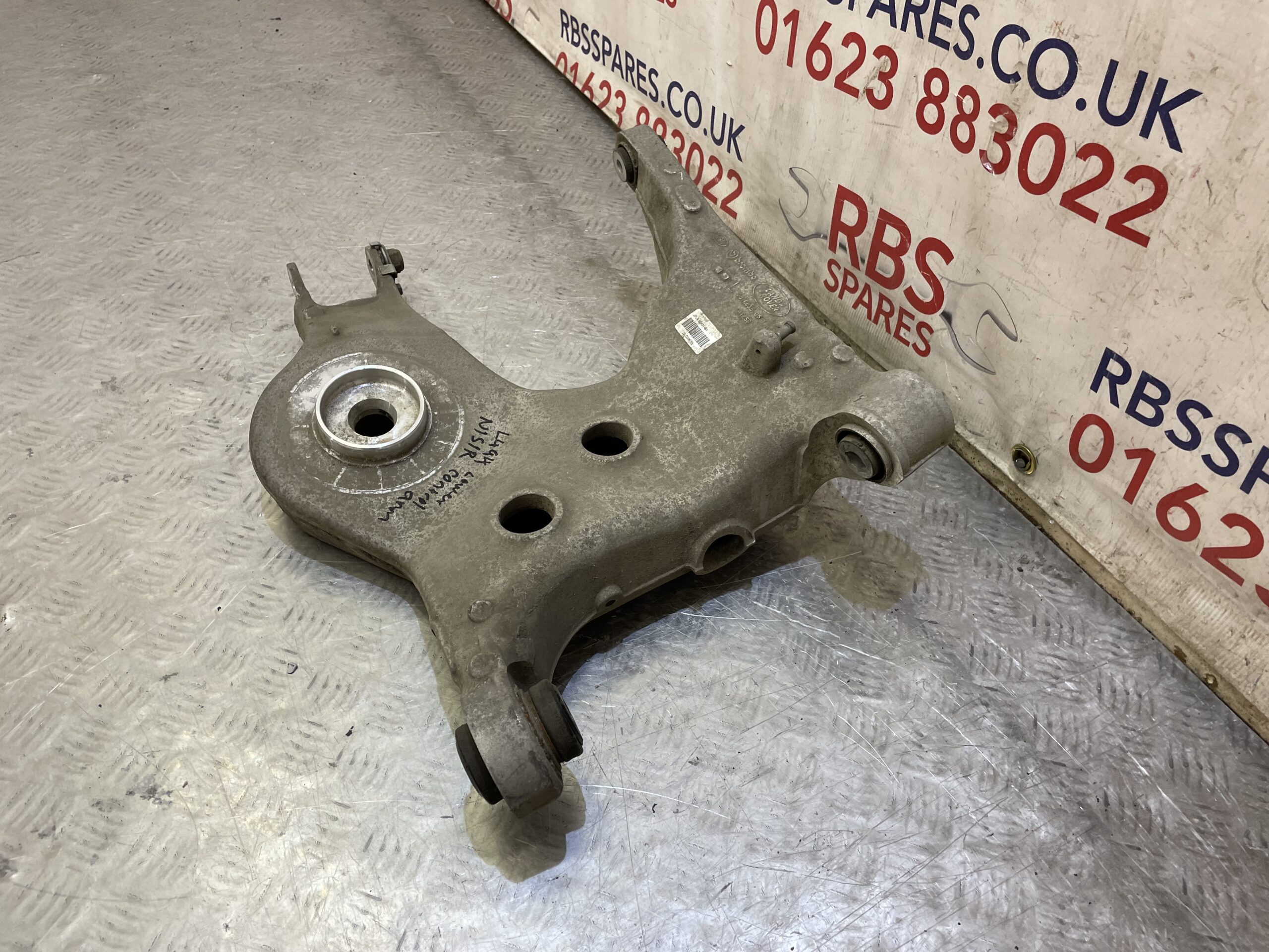 Range Rover L494 Rear Left Lower Control Arm Part No. JPLA-5B531-BA - Image 2