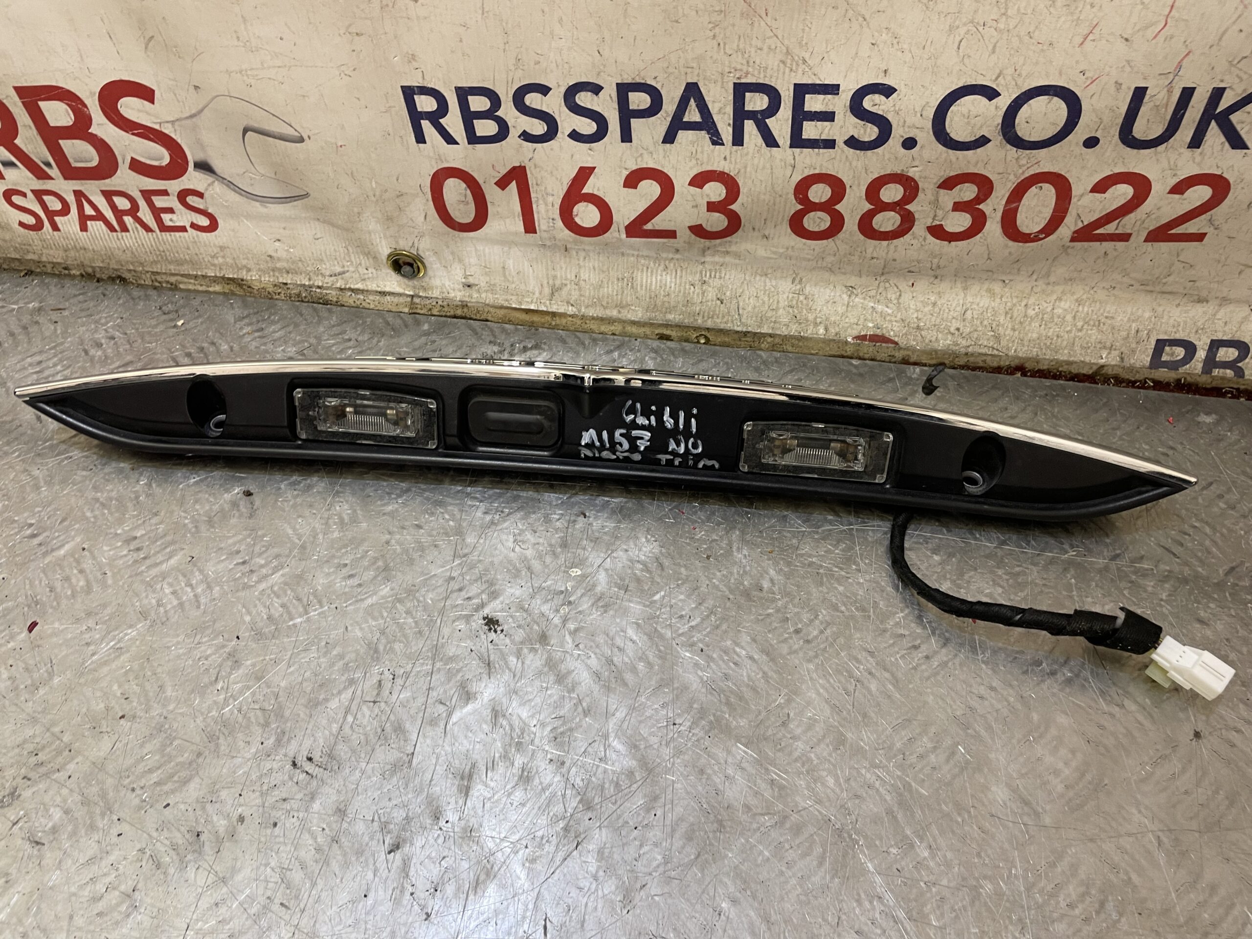 Maserati Ghibli M157 Rear Tailgate Trim Part No. 670017272 - Image 7