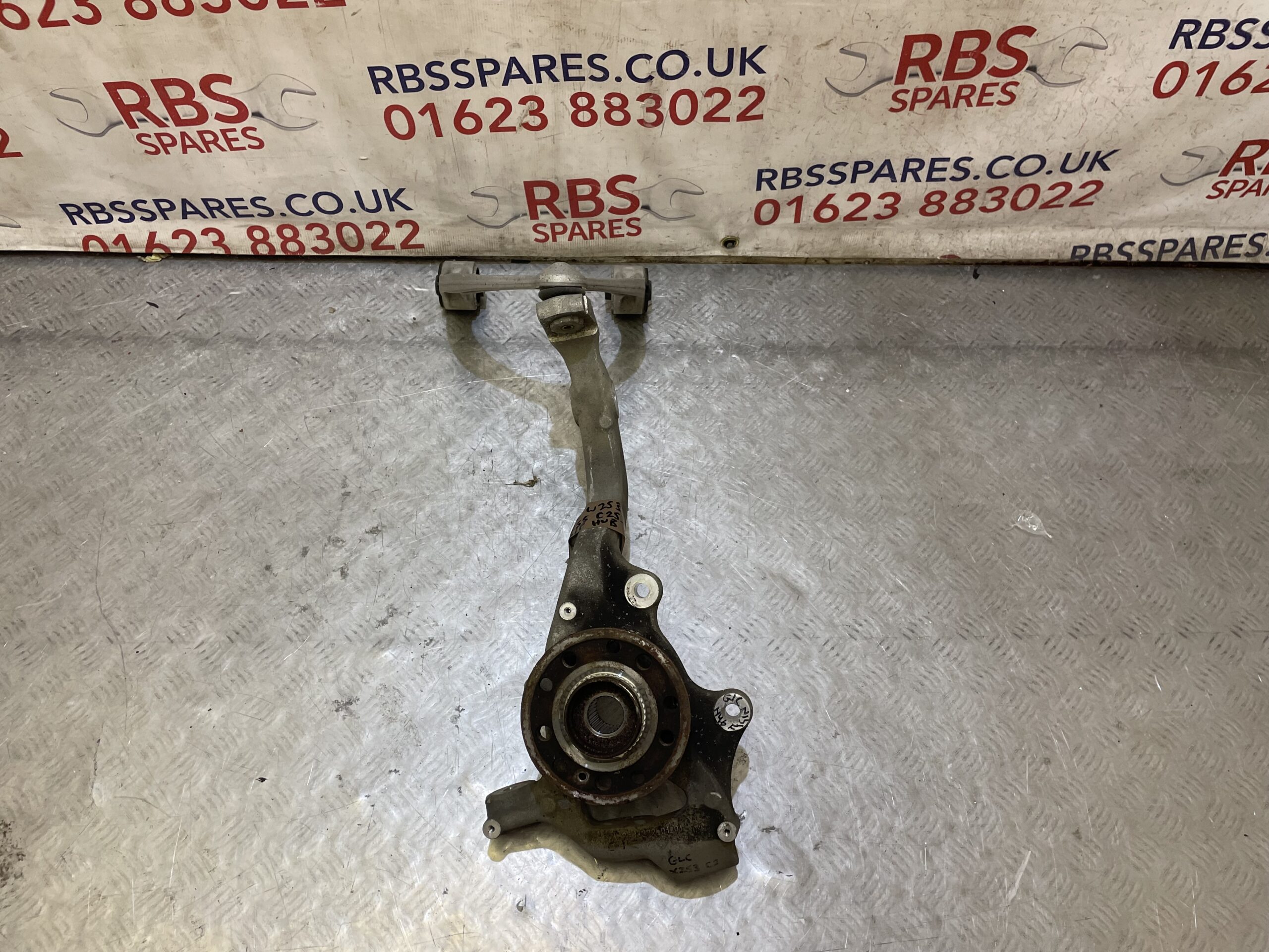 Mercedes Glc W253 And X253 Front Left Hub Part No. A2543320101