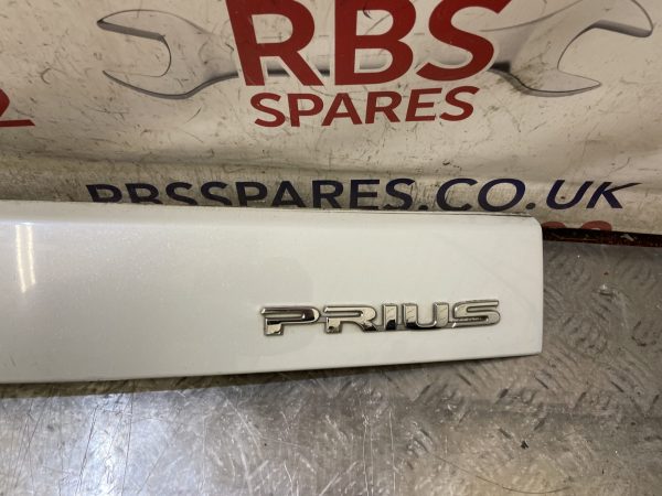 Toyota Prius Tailgate Trim 10-15 P/n 76811-47070 - Image 6