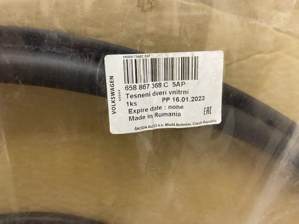 Skoda Kamiq Rear Right Door Rubber Seal Part No. 658867368C (New+Gen) - Image 3