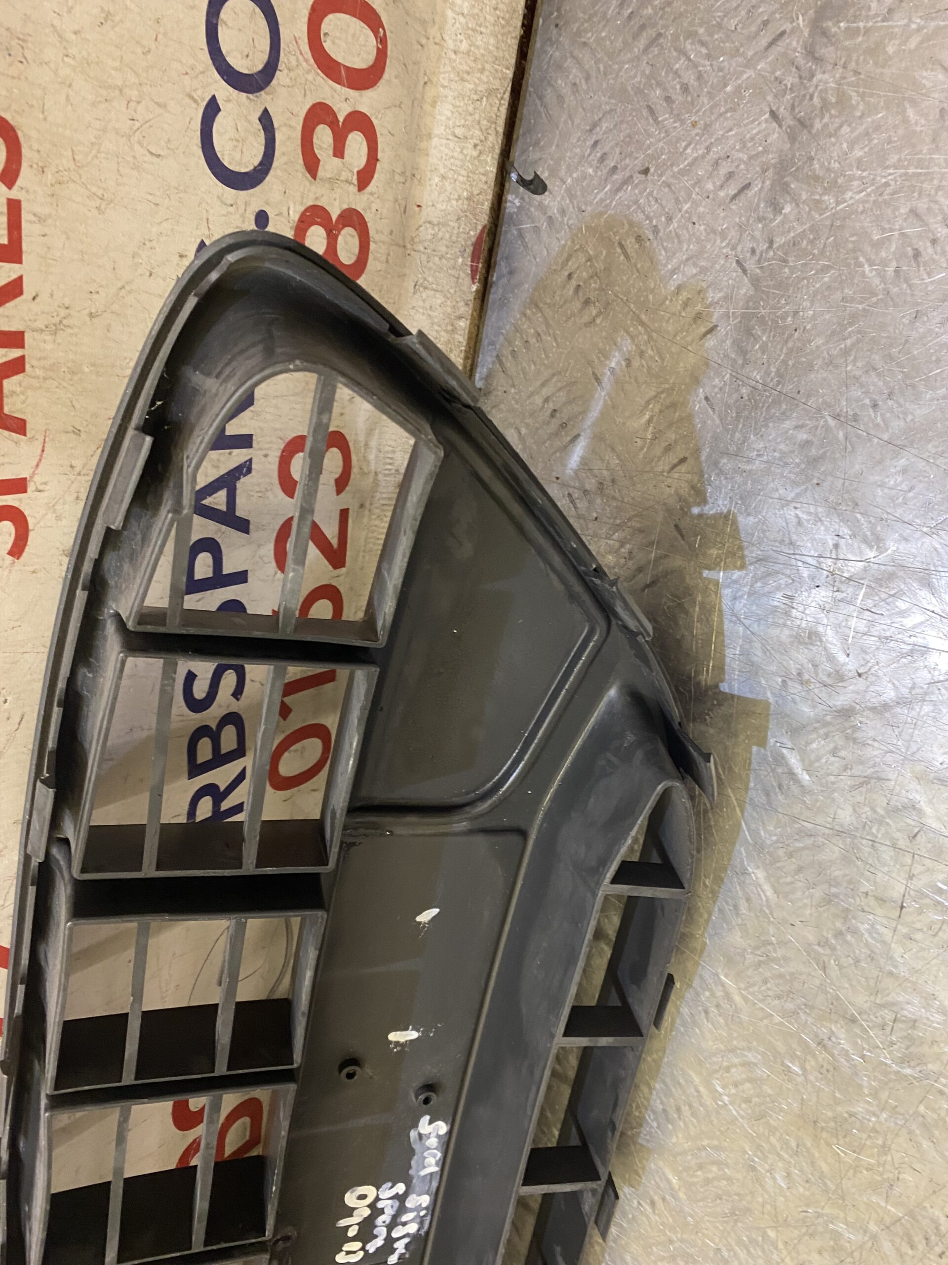 Ford Fiesta Zetec Mk7 Front Lower Grill 2008-2012 Part No. 8A6J-17K945 - Image 4