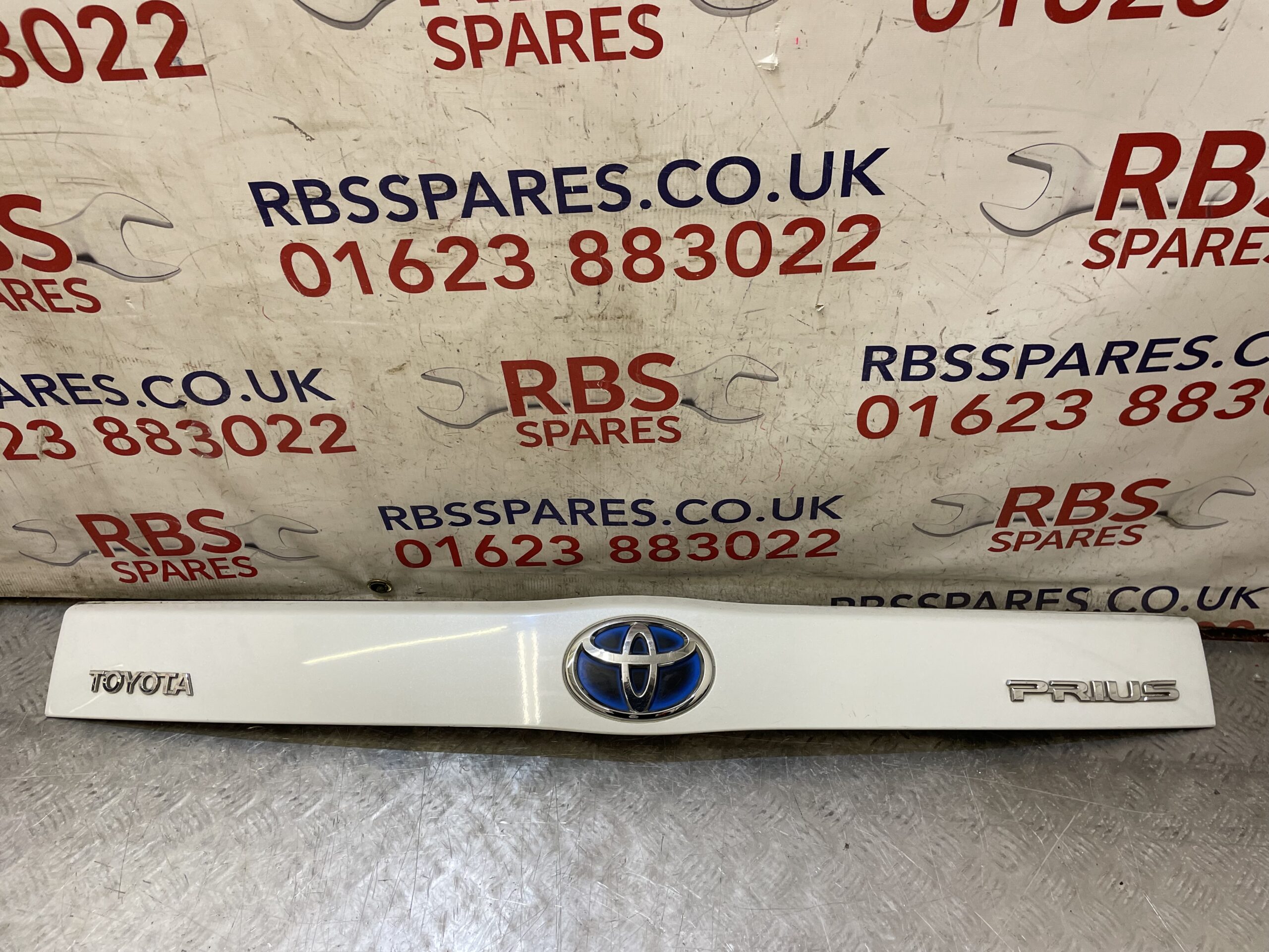 Toyota Prius Tailgate Trim 10-15