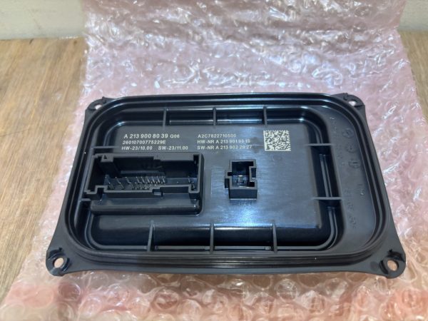 Mercedes Headlight Control Unit P.n A2139008039 - Image 2