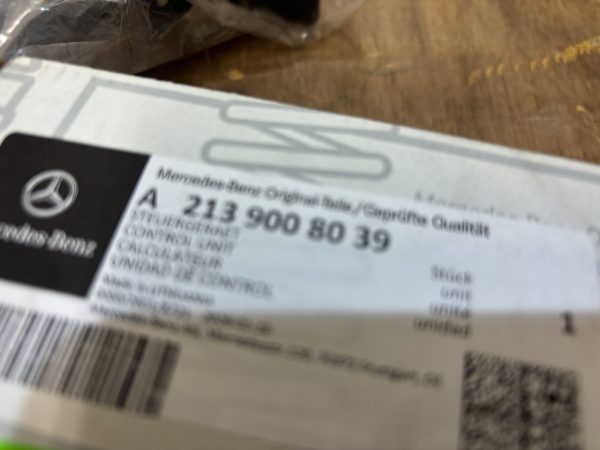 Mercedes Headlight Control Unit P.n A2139008039 - Image 3