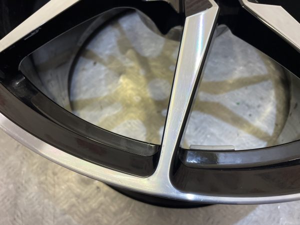 Lamborghini Aventador App Tech 21" Alloy Wheel 13J ET66.7 P/n 470601017 - Image 4