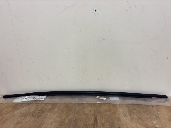 Toyota C-HR Window Trim Front Right P.n 75710-F4100
