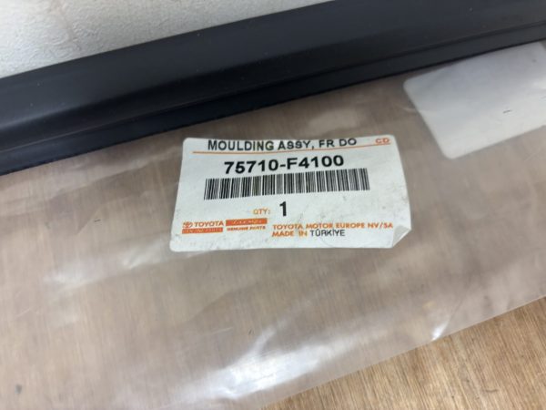 Toyota C-HR Window Trim Front Right P.n 75710-F4100 - Image 2