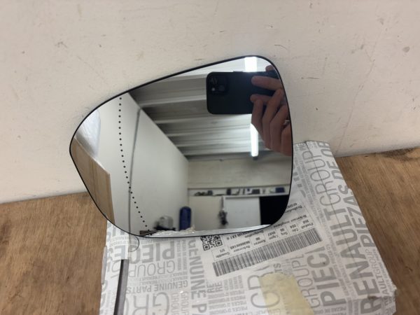 Renault Megane Wing Mirror Glass Left 22-On P.n 963666614R