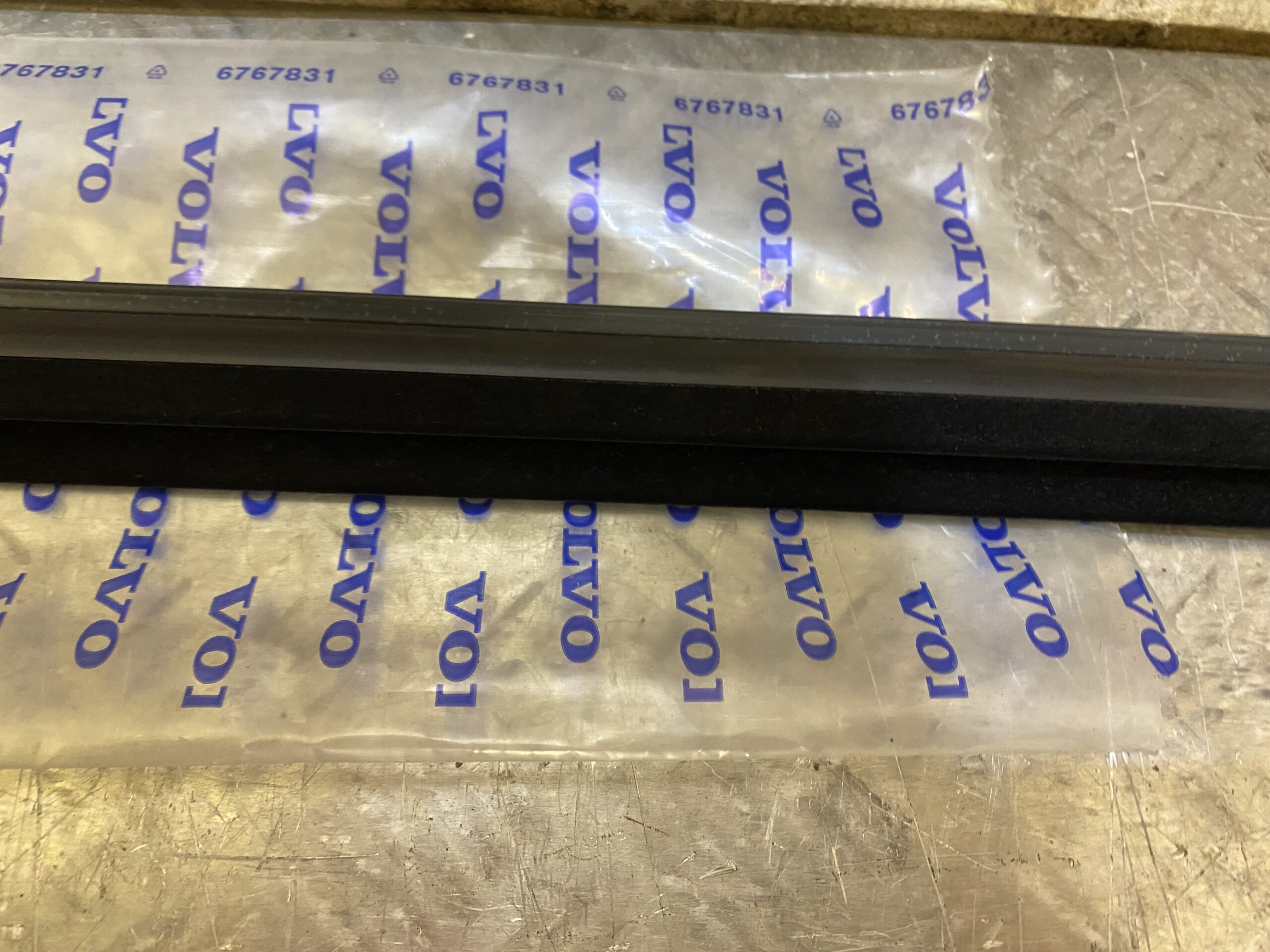 Volvo XC90 Front Right Window Belt Weatherstrip 2004-2014 Part No. 30745498 - Image 3