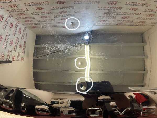 Land Rover Discovery 5 L462 Bonnet 2017-2023 - Image 4