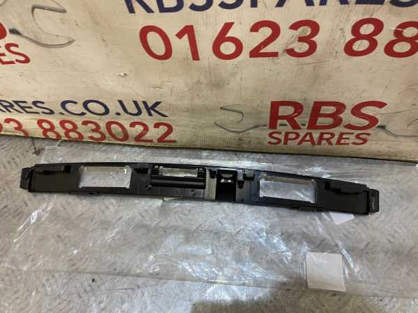 Hyundai Tucson T-GDI Tailgate Light Trim 21-24 P.n 92497 N7110 - Image 3
