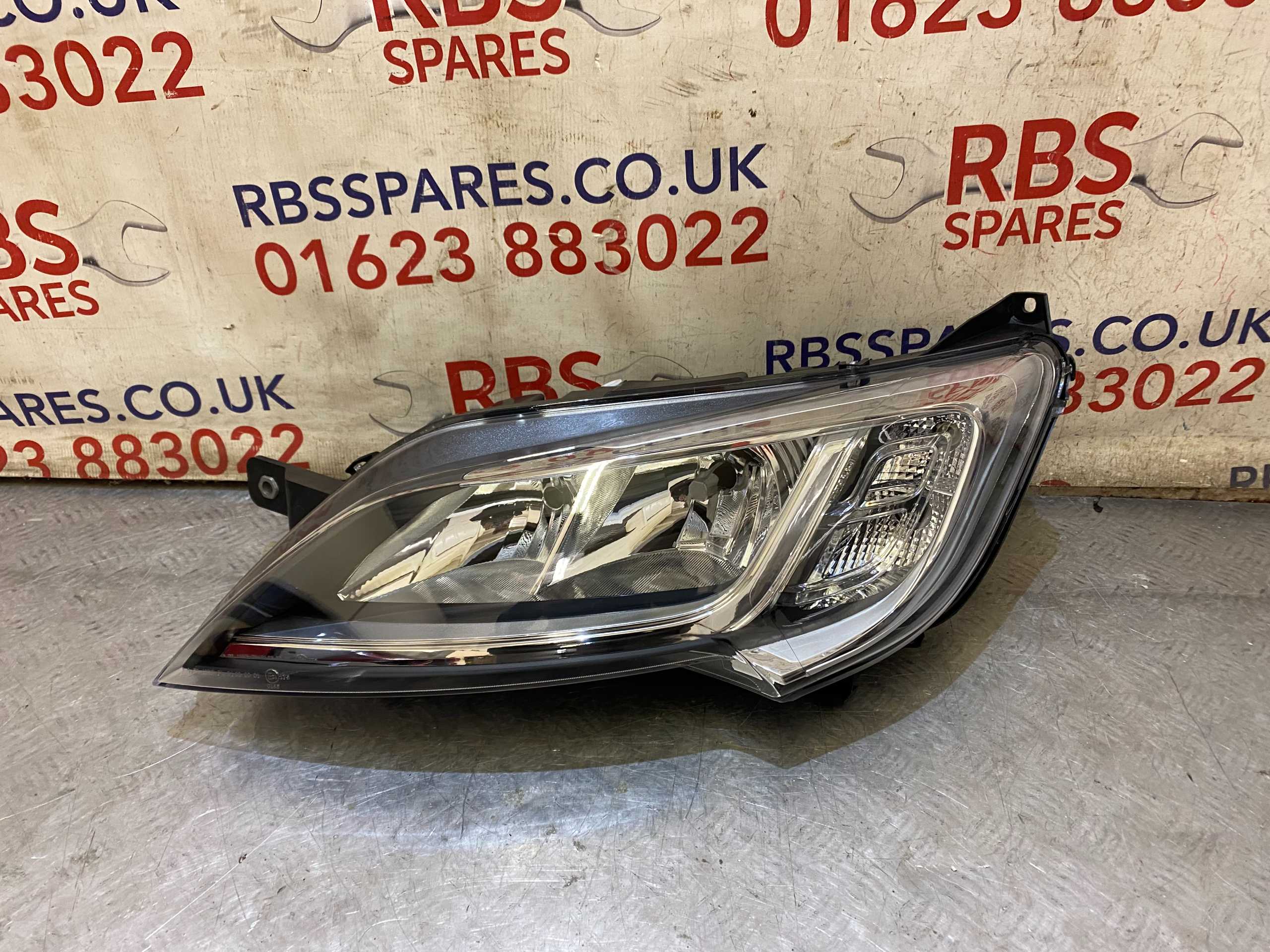 Peugeot Boxer/Citroen Relay/Fiat Ducato Headlight 22-On