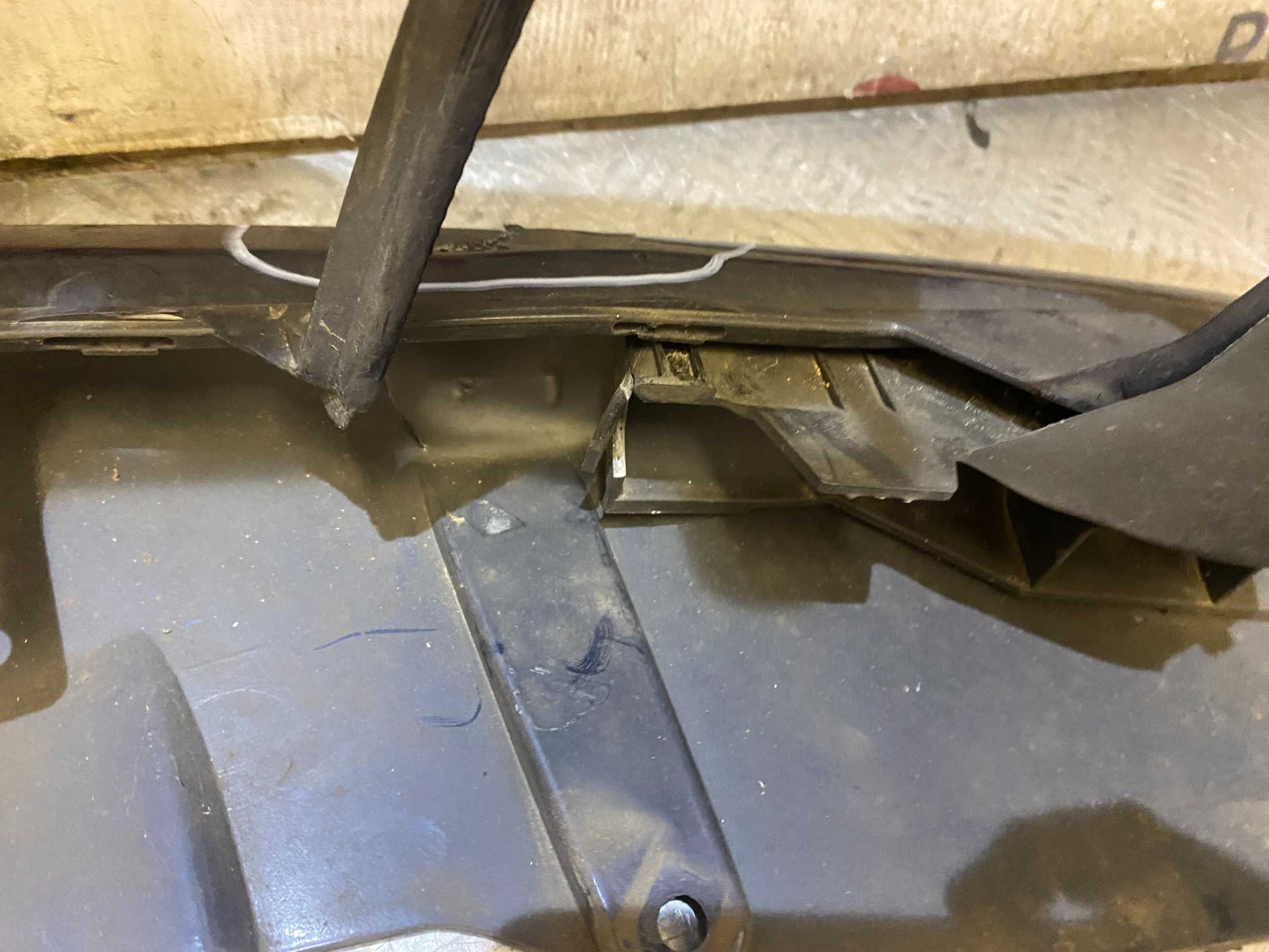 Bmw 5 Series F10/F11 Se Front Bumper 14-16 P.n 51117331706 - Image 17