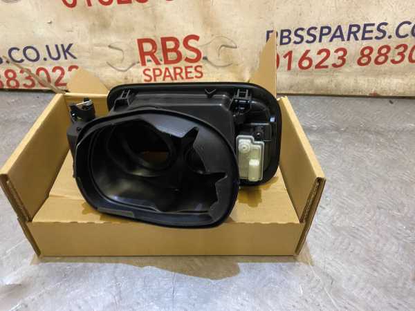 Bmw M4 Coupe G22 Fuel Filler Cap P.n 51177478438 - Image 2