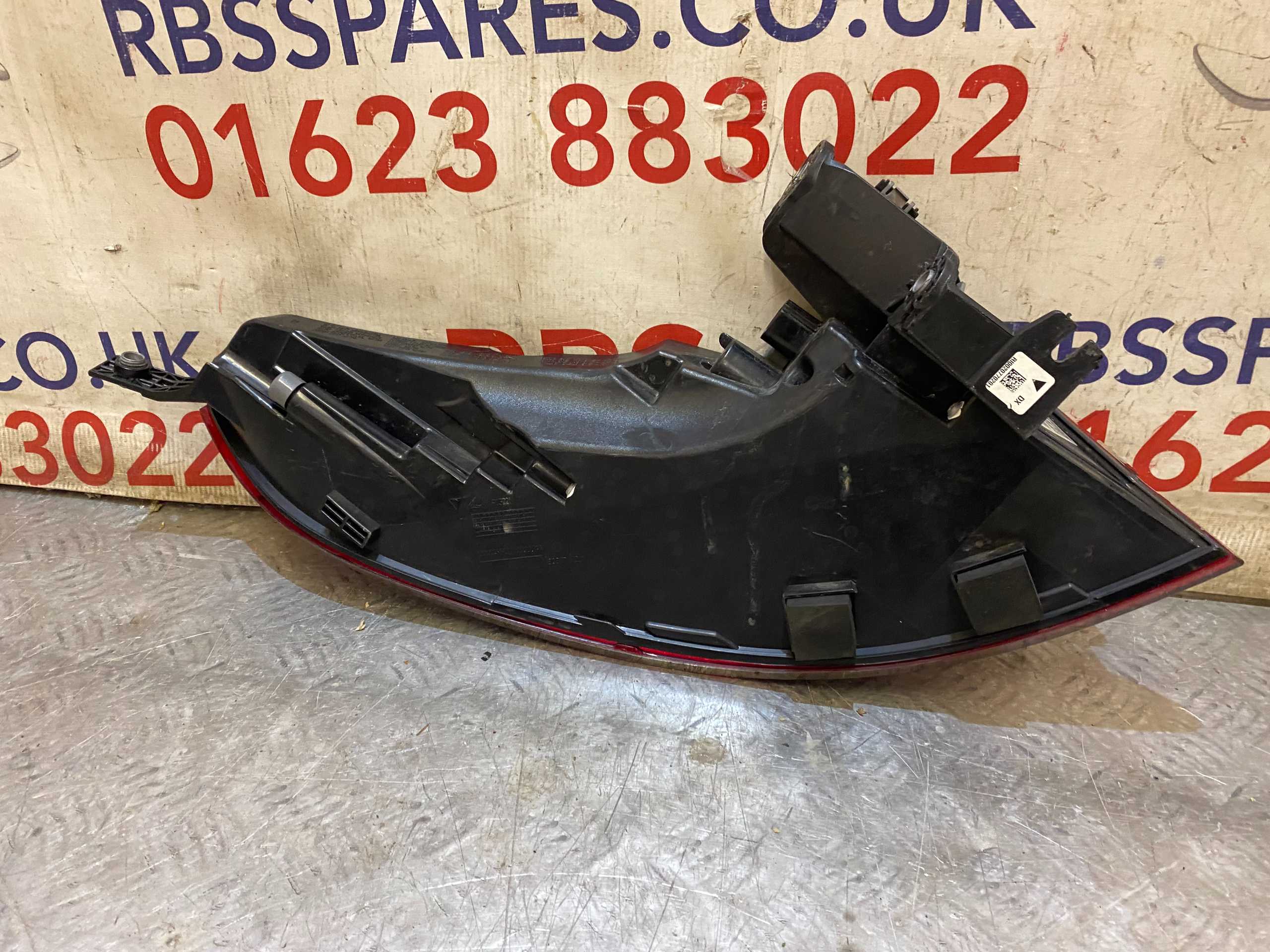 Porsche Panamera 971 Rear Light Right Side 16-23 P.n 971945092 - Image 10