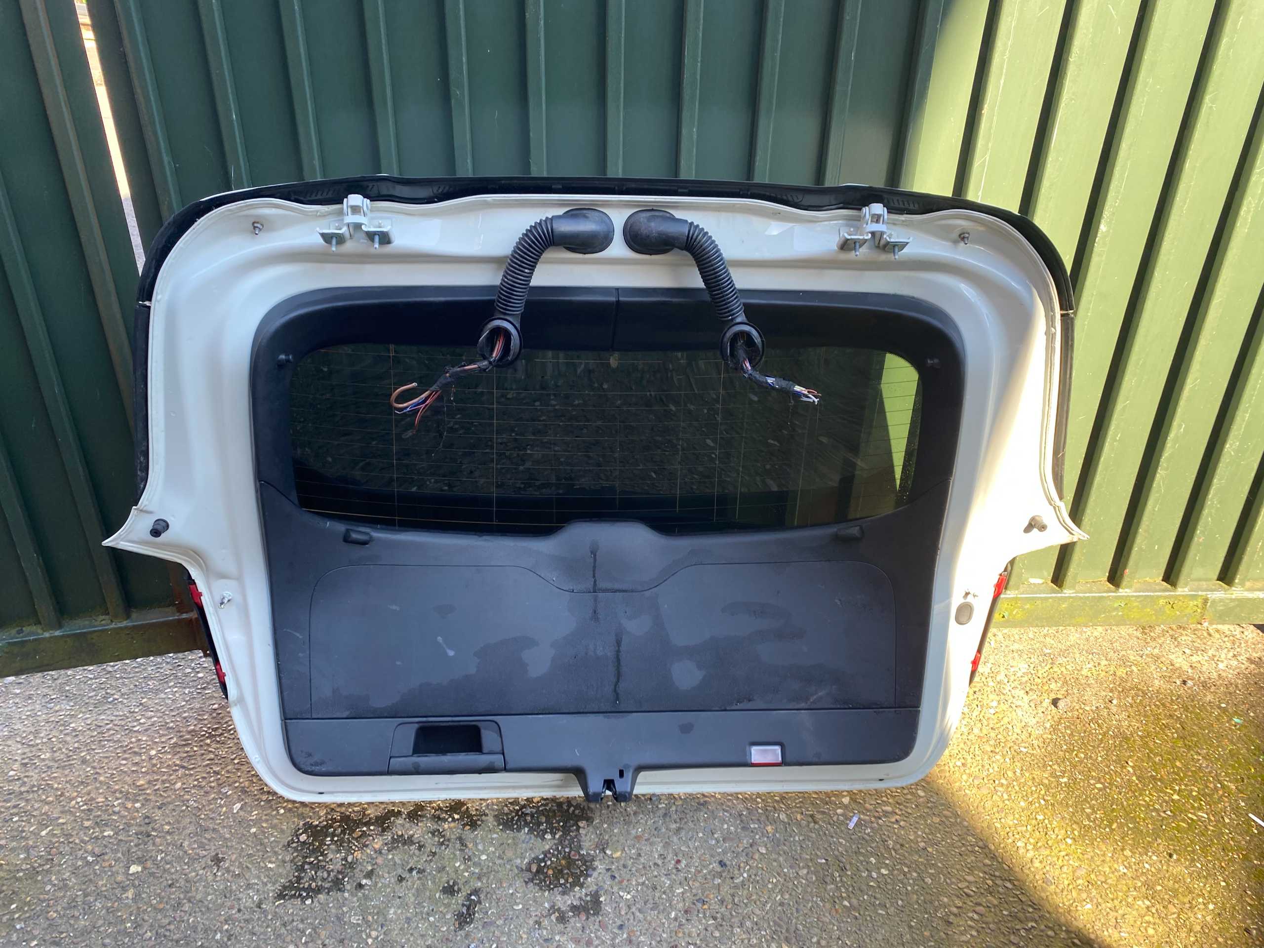 Mercedes GLA W156 Tailgate 14-21 - Image 14
