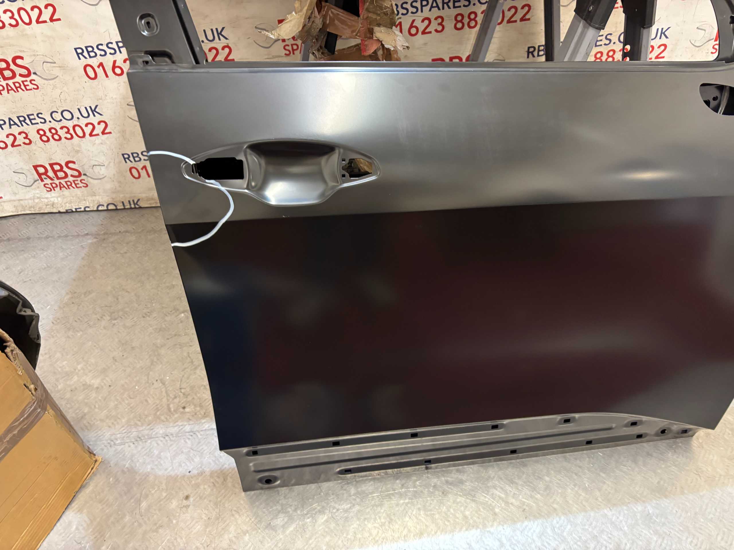 Kia Sportage Door Front Right 22-On P.n 76004-R2010 - Image 4