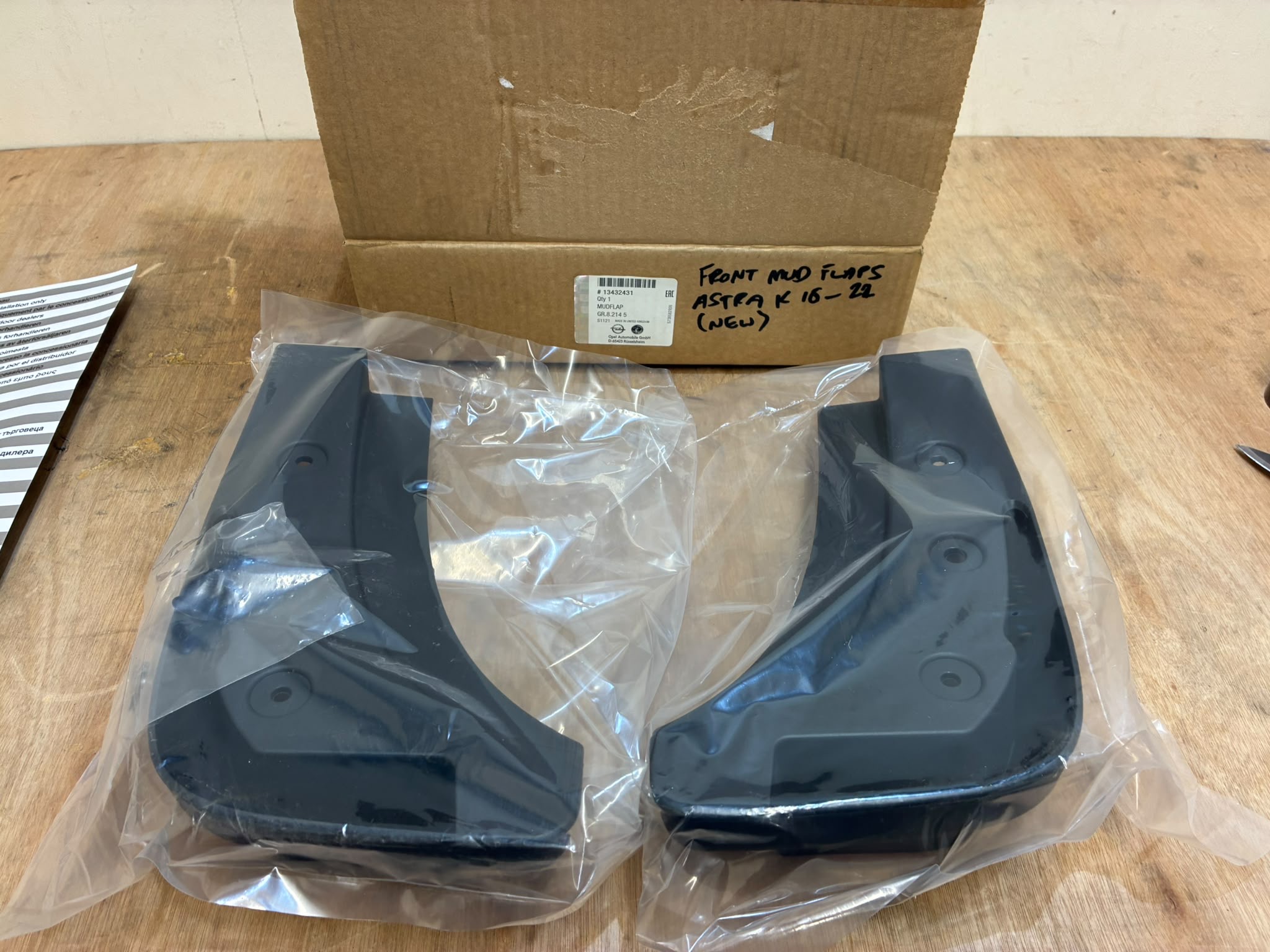 Vauxhall Astra K Front Mud Flaps 18-22 P.n 13432431