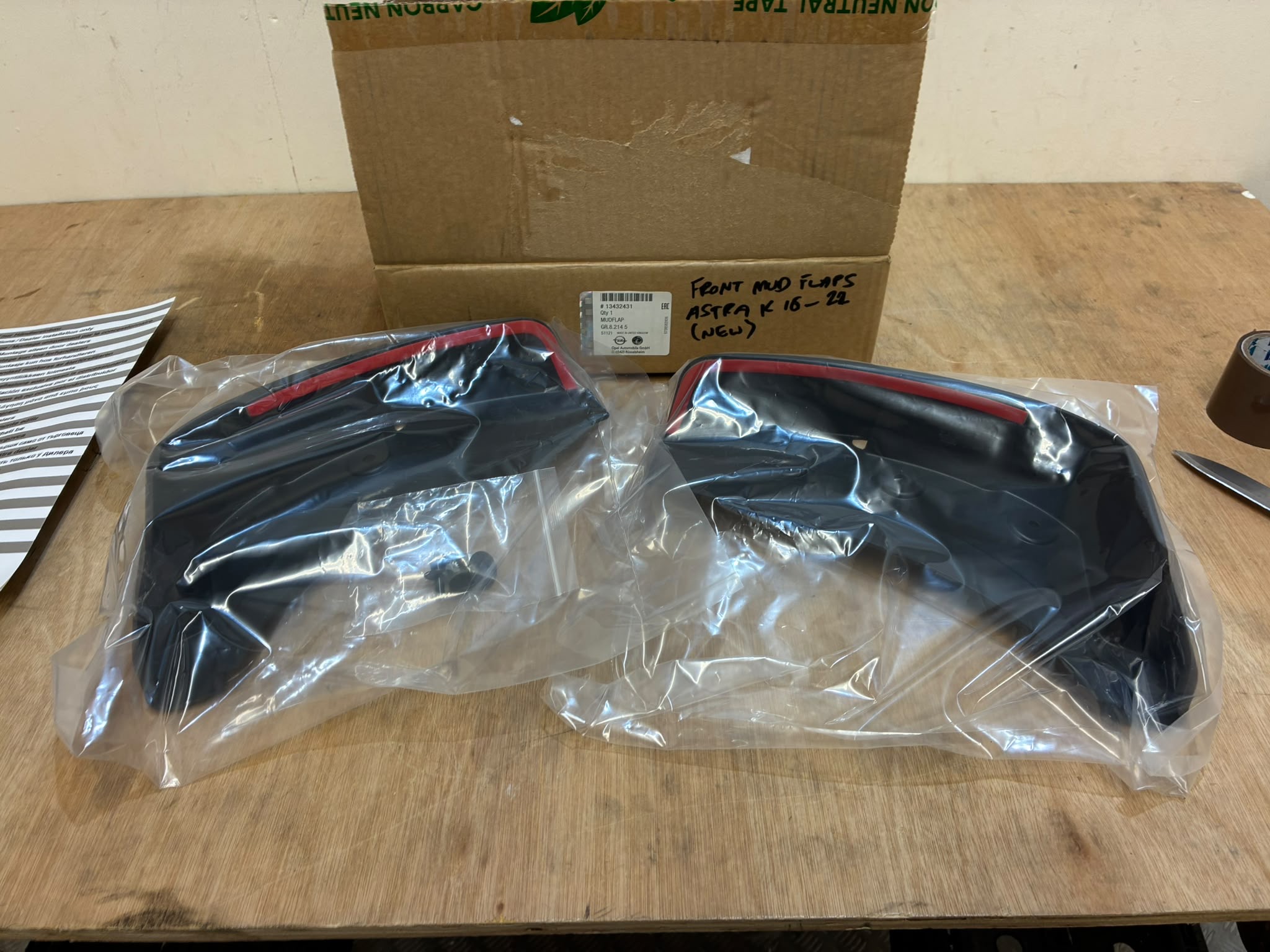 Vauxhall Astra K Front Mud Flaps 18-22 P.n 13432431 - Image 2