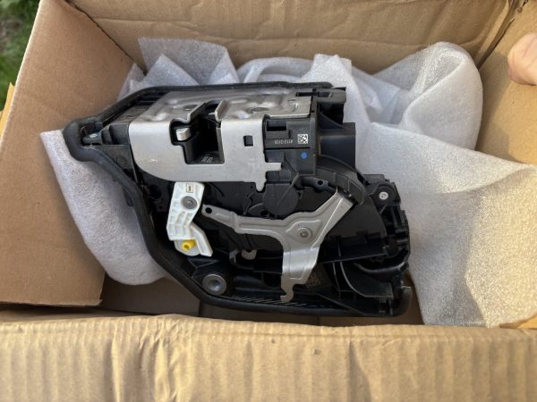 Bmw X1 2 Series F45 F46 F48 F49 Door Lock Front Right P.n 51217281936