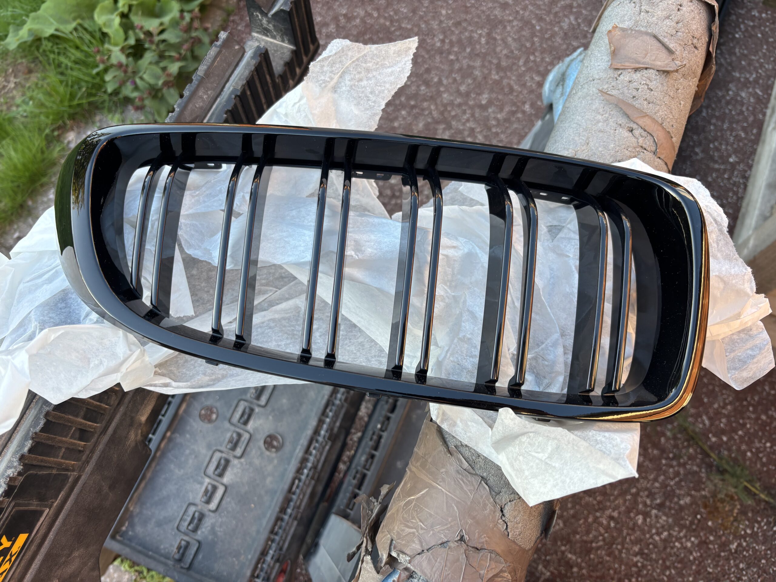 Bmw 4 Series M4 F82 Kidney Grill Front Right P.n 51712352812