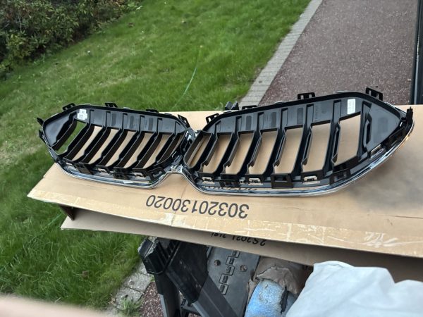 Bmw 2 Series Coupe F44 Front Grill Shadowline P.n 51135A39376 - Image 2