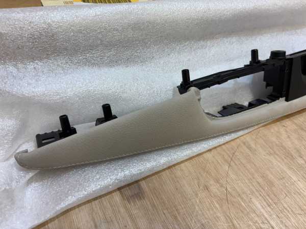 Bmw 3 Series E90 E91 Armrest Front Right 07-12 P.n 51417239668 - Image 2