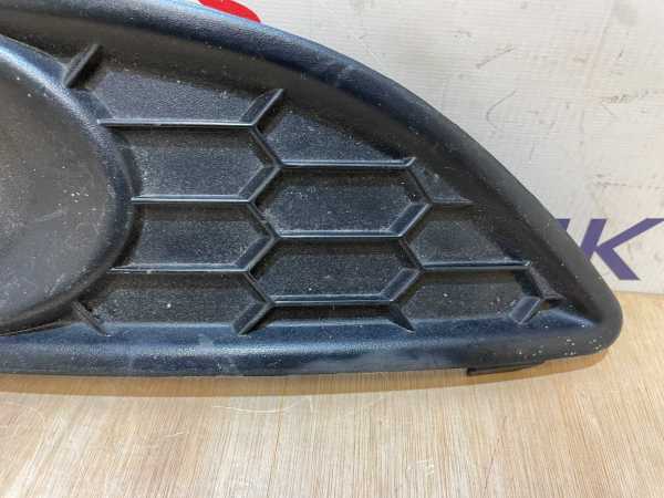 Ford Fiesta ST Line Fog Light Grill Right 13-17 P.n C1BJ-15A222-AA - Image 2