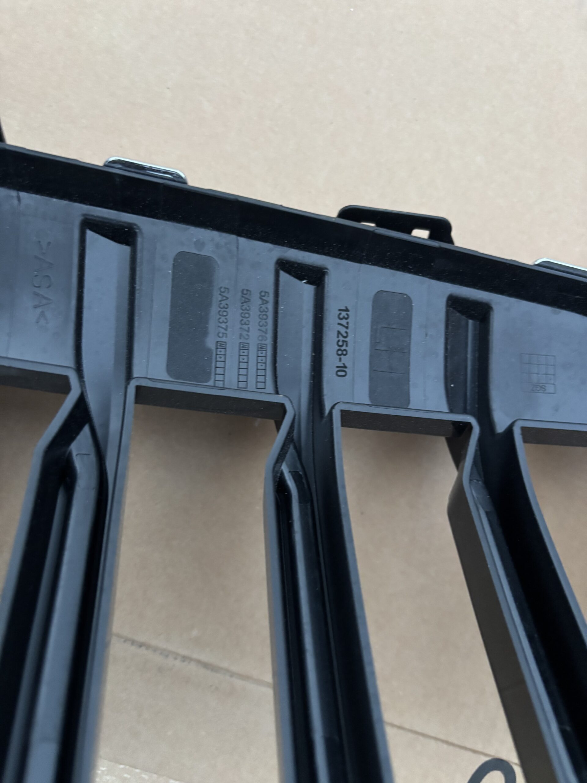 Bmw 2 Series Coupe F44 Front Grill Shadowline P.n 51135A39376 - Image 3