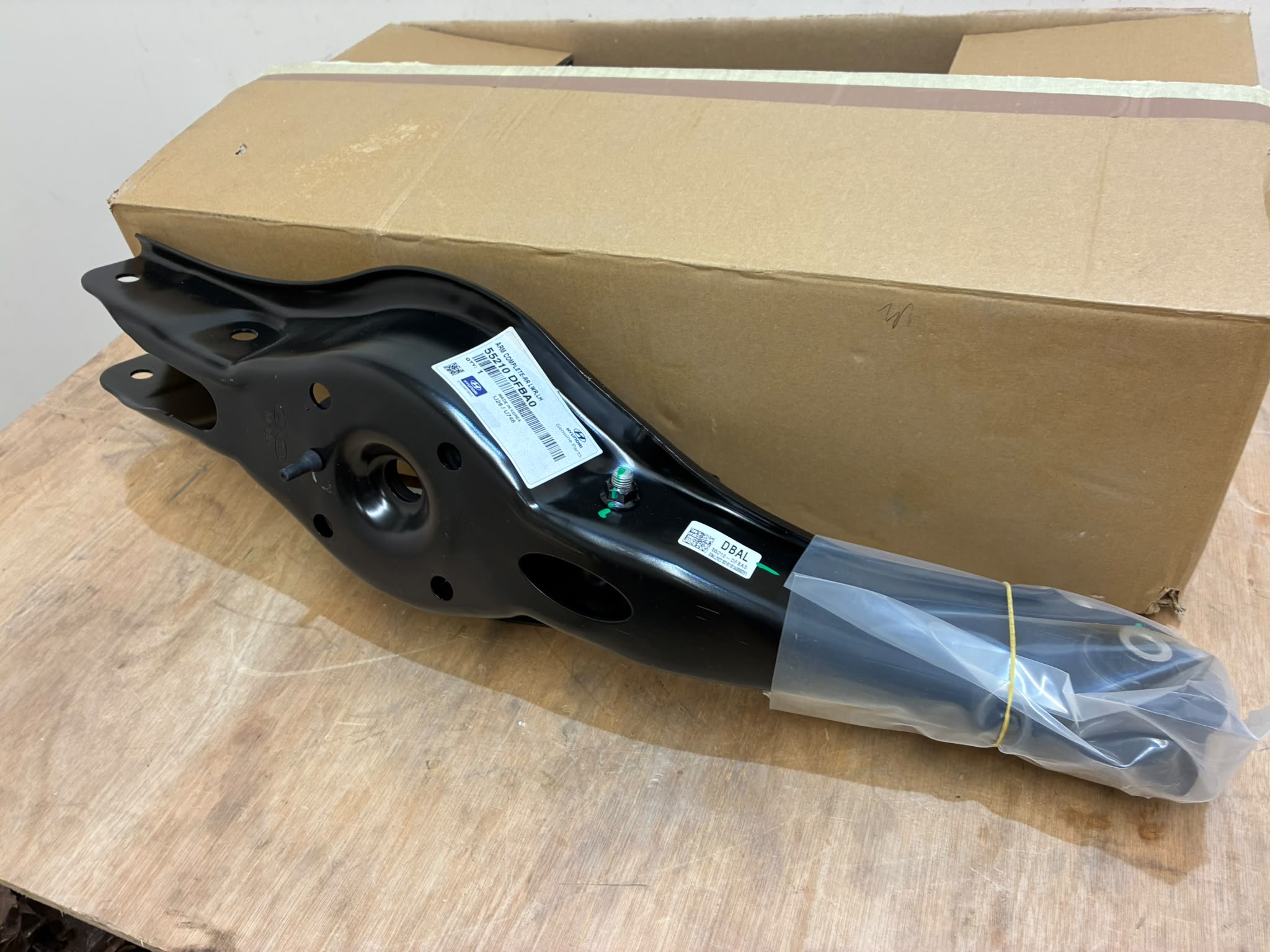 Hyundai Kona Rear Lower Control Arm Left 17-26 P.n 55210 DFBA0 - Image 2
