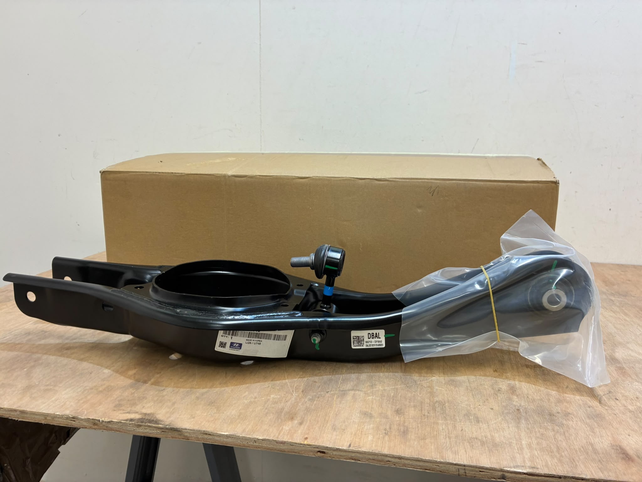 Hyundai Kona Rear Lower Control Arm Left 17-26 P.n 55210 DFBA0