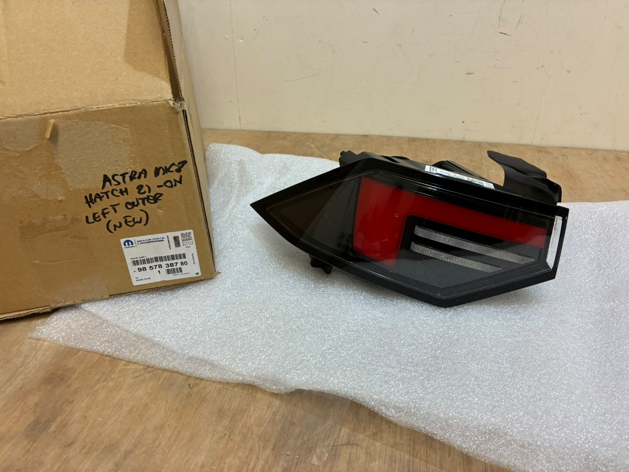 Vauxhall Astra Mk8 Hatch Rear Light Outer Left 21-On P.n 9857838780
