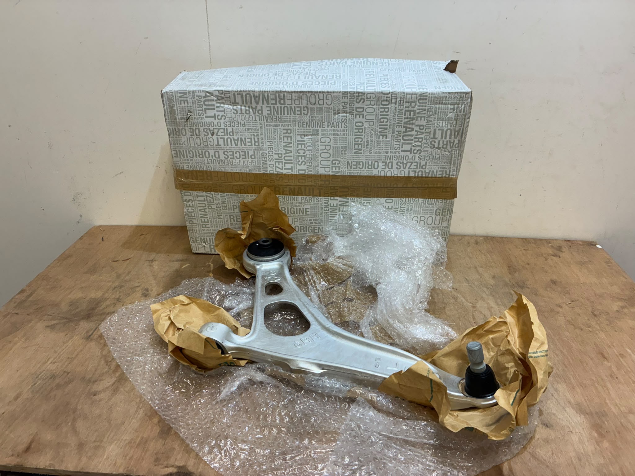 Nissan Qashqai J12 Front Lower Control Arm Left P.n 54501-6UA0A