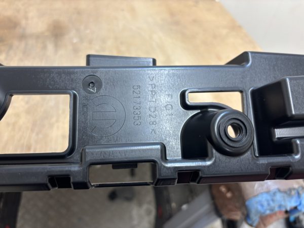 Jeep Avenger Rear Bumper Bracket P.n 52173353 - Image 2