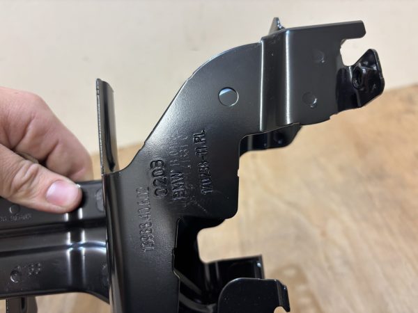 Bmw M3 G80 Headlight Bracket Left P.n 51648071631 - Image 2