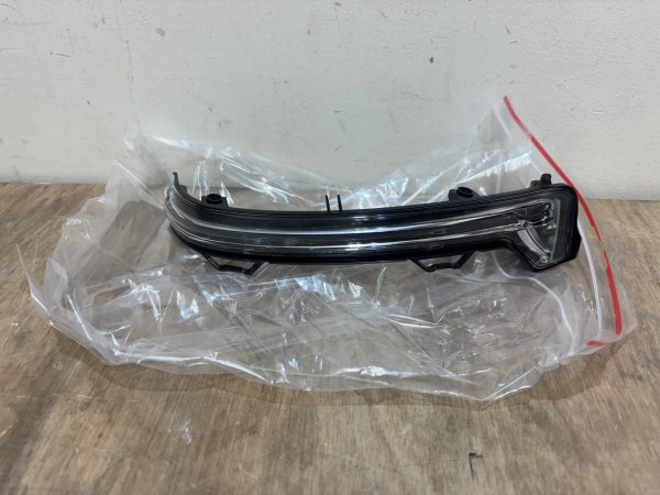 Jeep Avenger / Vauxhall Mokka Mirror Indicator P.n 9835015980