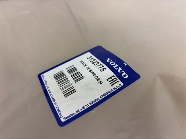 Volvo XC60 Front Lower Grill 14-17 P.n 31323775 - Image 3